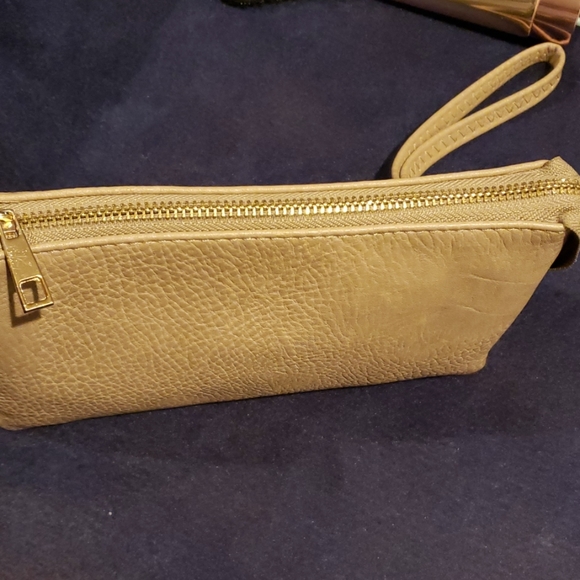 Tan convertible wristlet! - Picture 8 of 8